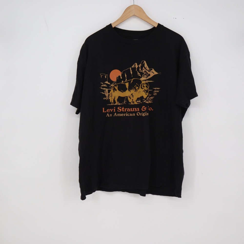 Levi's T-Shirt Mens XXL Graphic Buffalo Mountain Black Short Sleeve Excellent